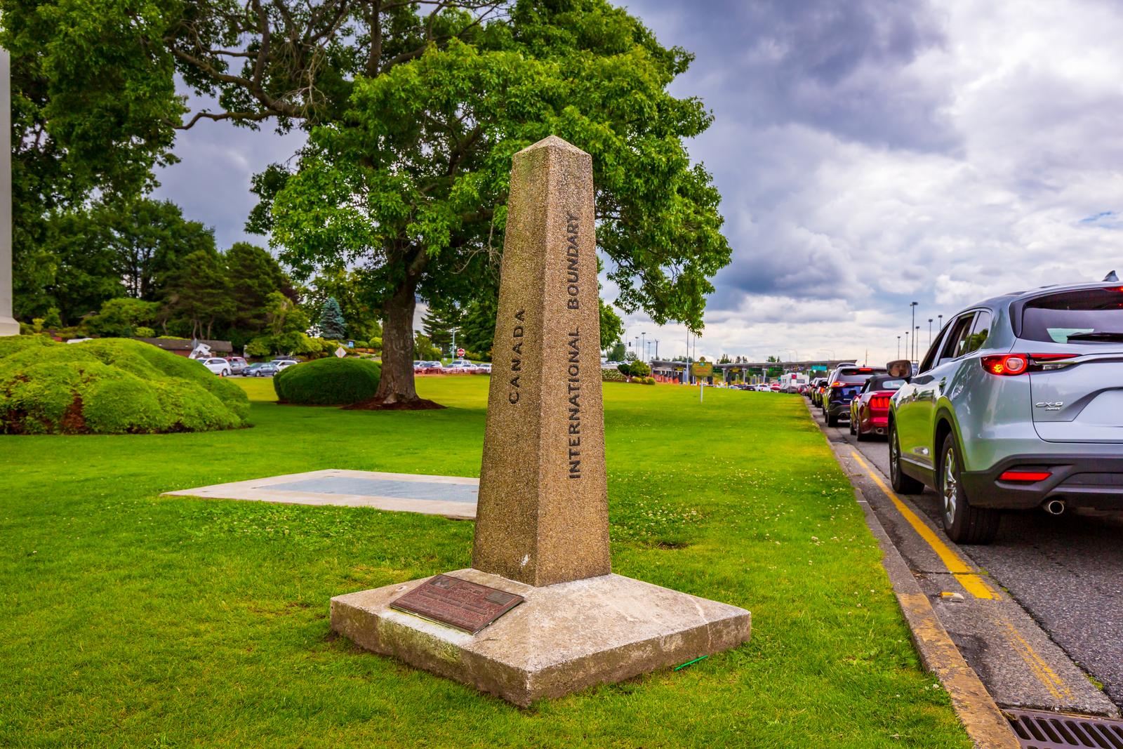 Can You Cross the Canada-US Border With a Driver’s License?